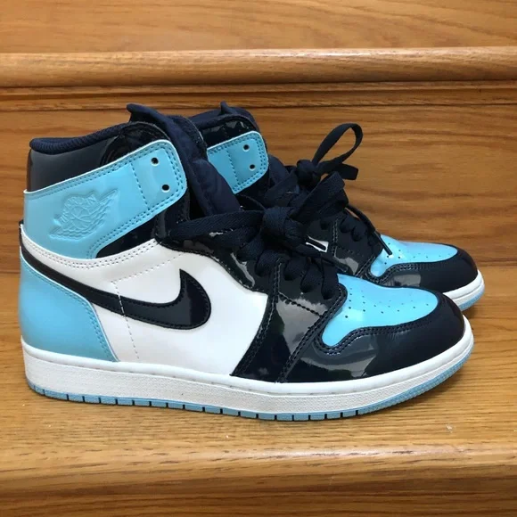 Women jordan deals 1 blue chill